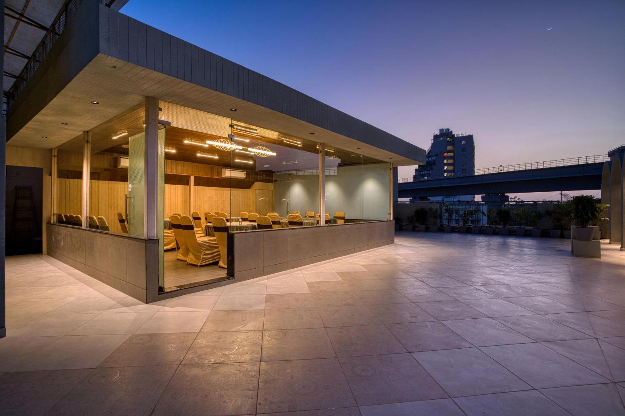 אחמדאבאד Exora Inn מראה חיצוני תמונה