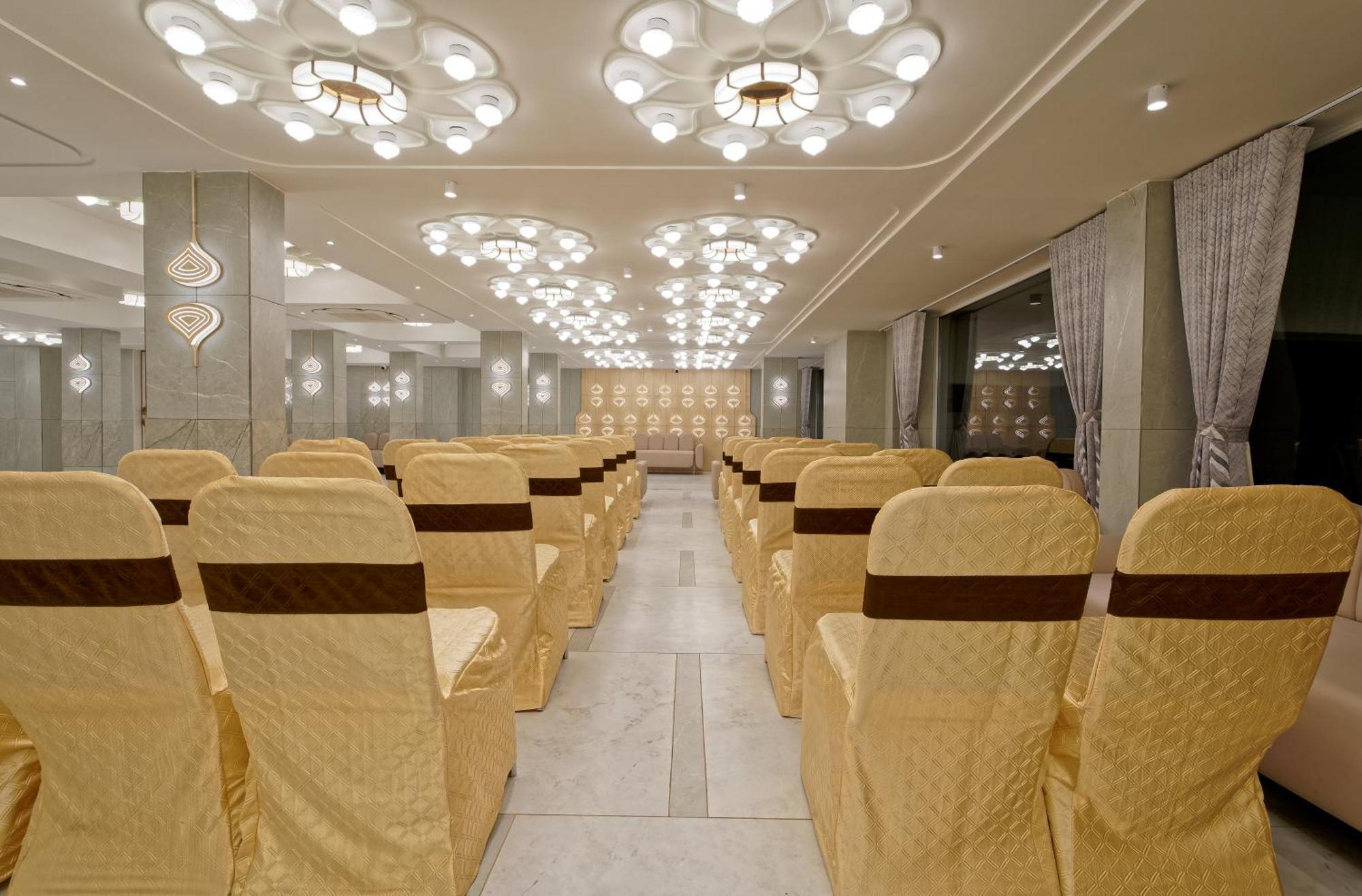 אחמדאבאד Exora Inn מראה חיצוני תמונה
