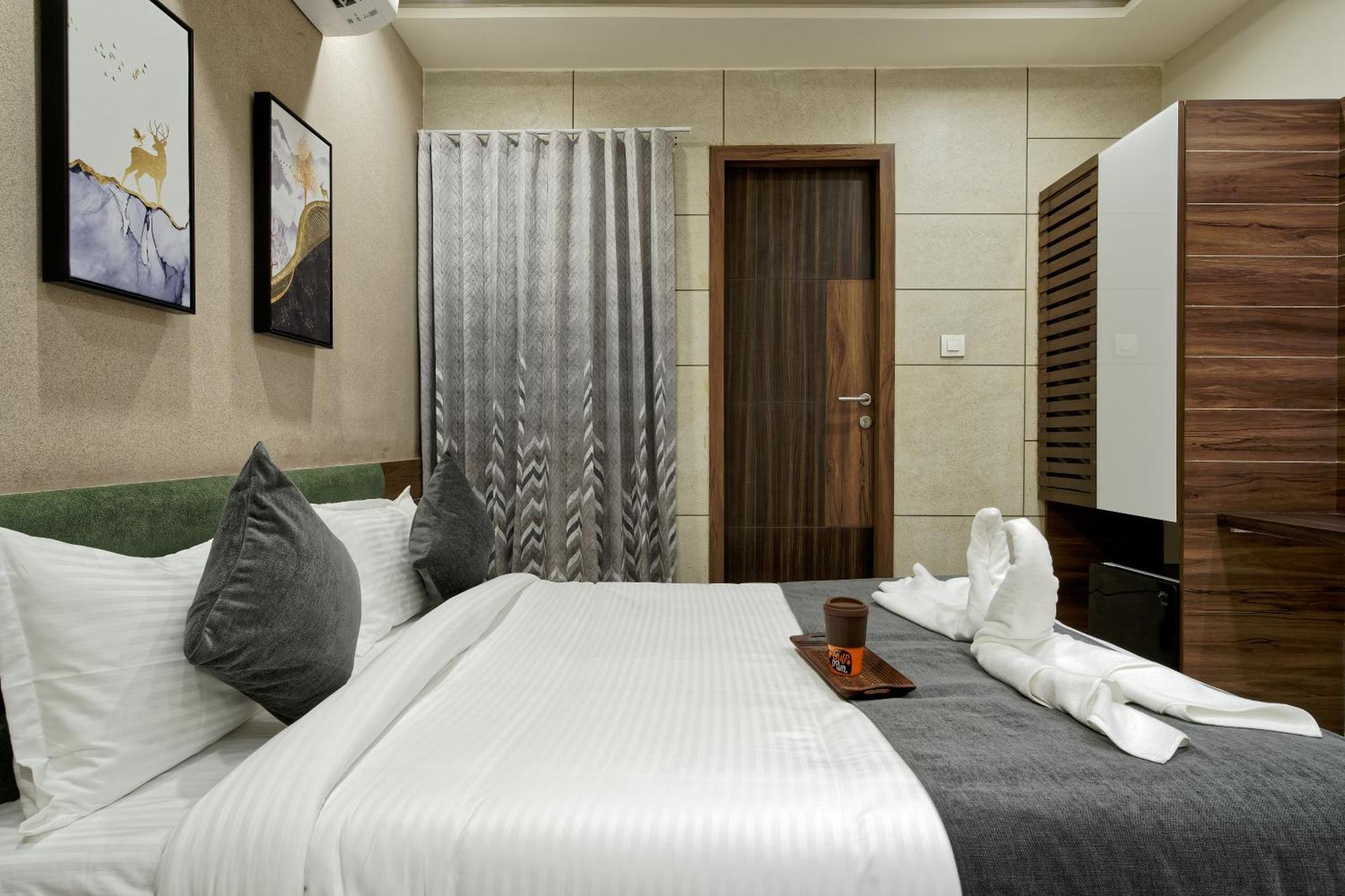 אחמדאבאד Exora Inn מראה חיצוני תמונה
