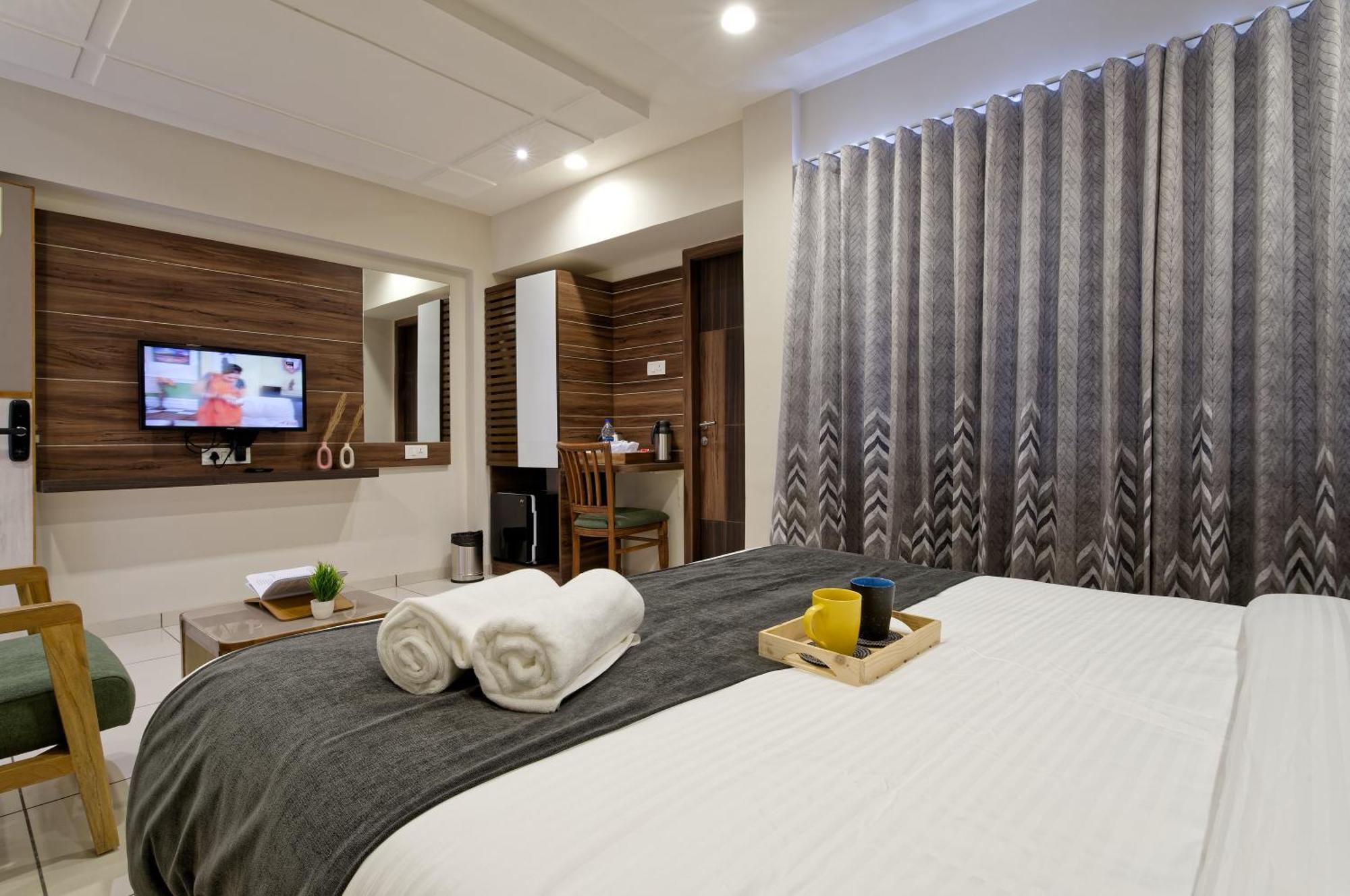 אחמדאבאד Exora Inn מראה חיצוני תמונה