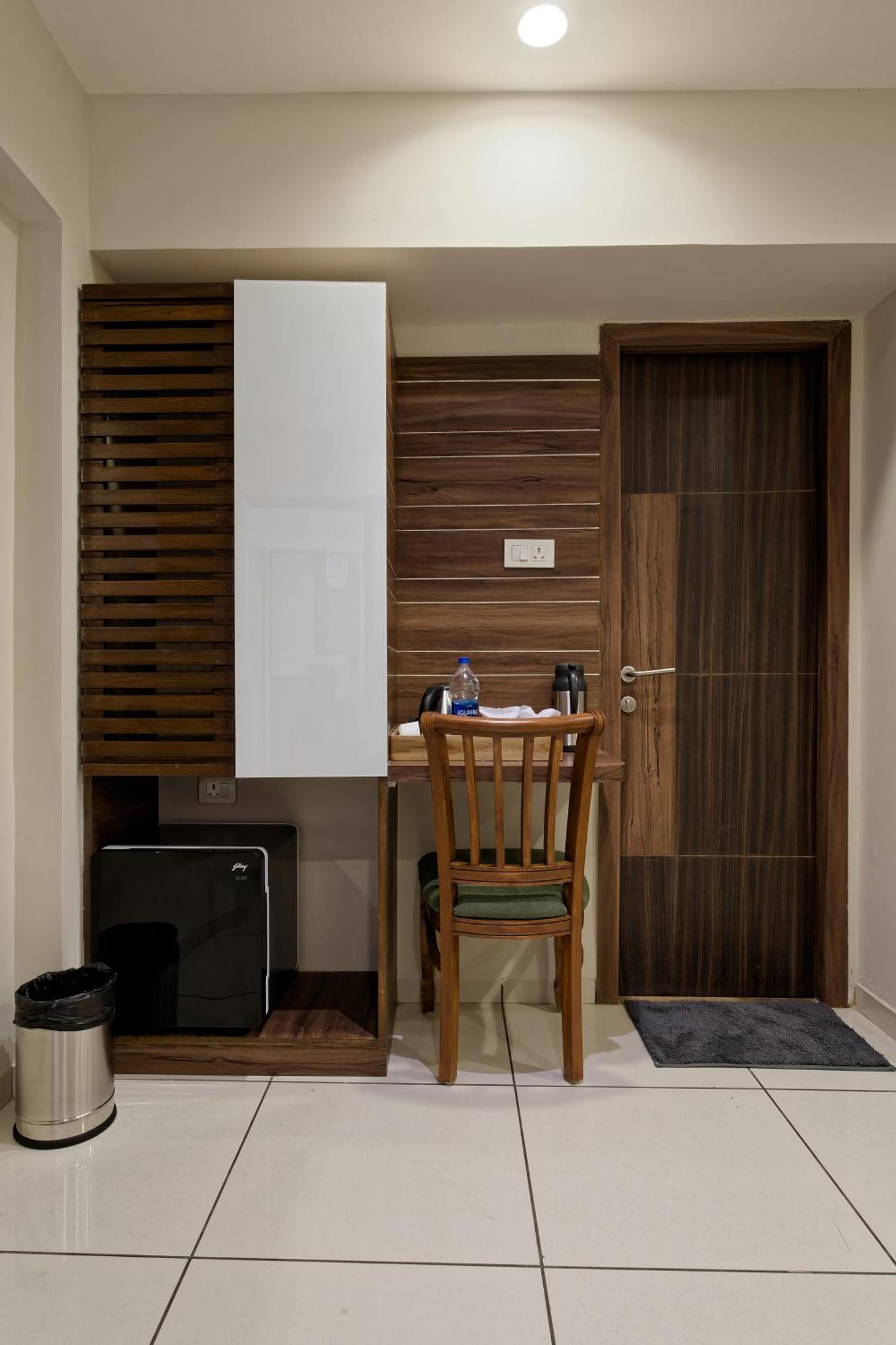 אחמדאבאד Exora Inn מראה חיצוני תמונה