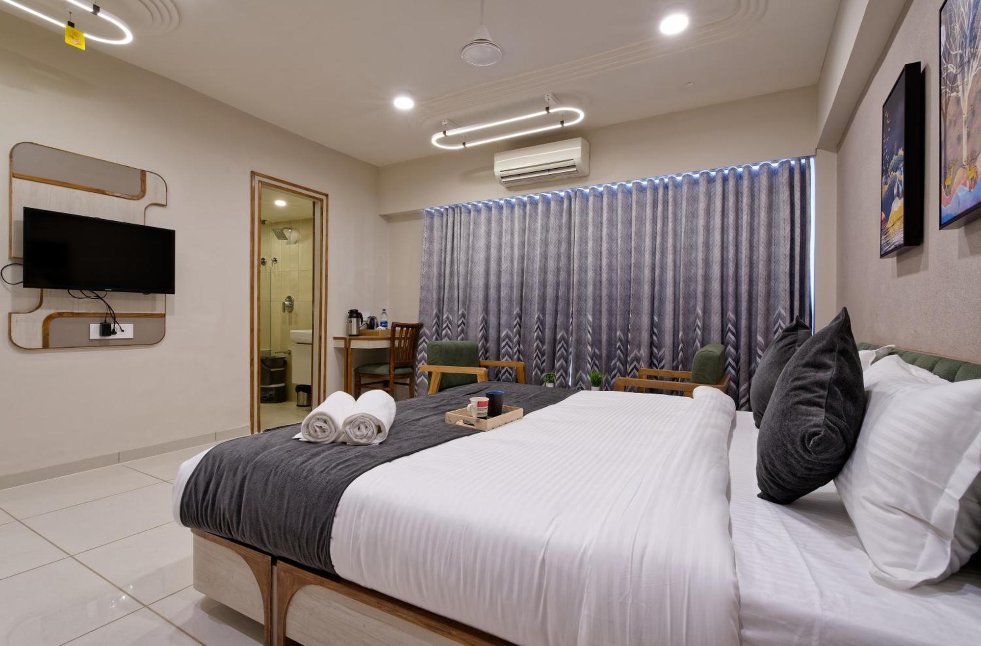 אחמדאבאד Exora Inn מראה חיצוני תמונה
