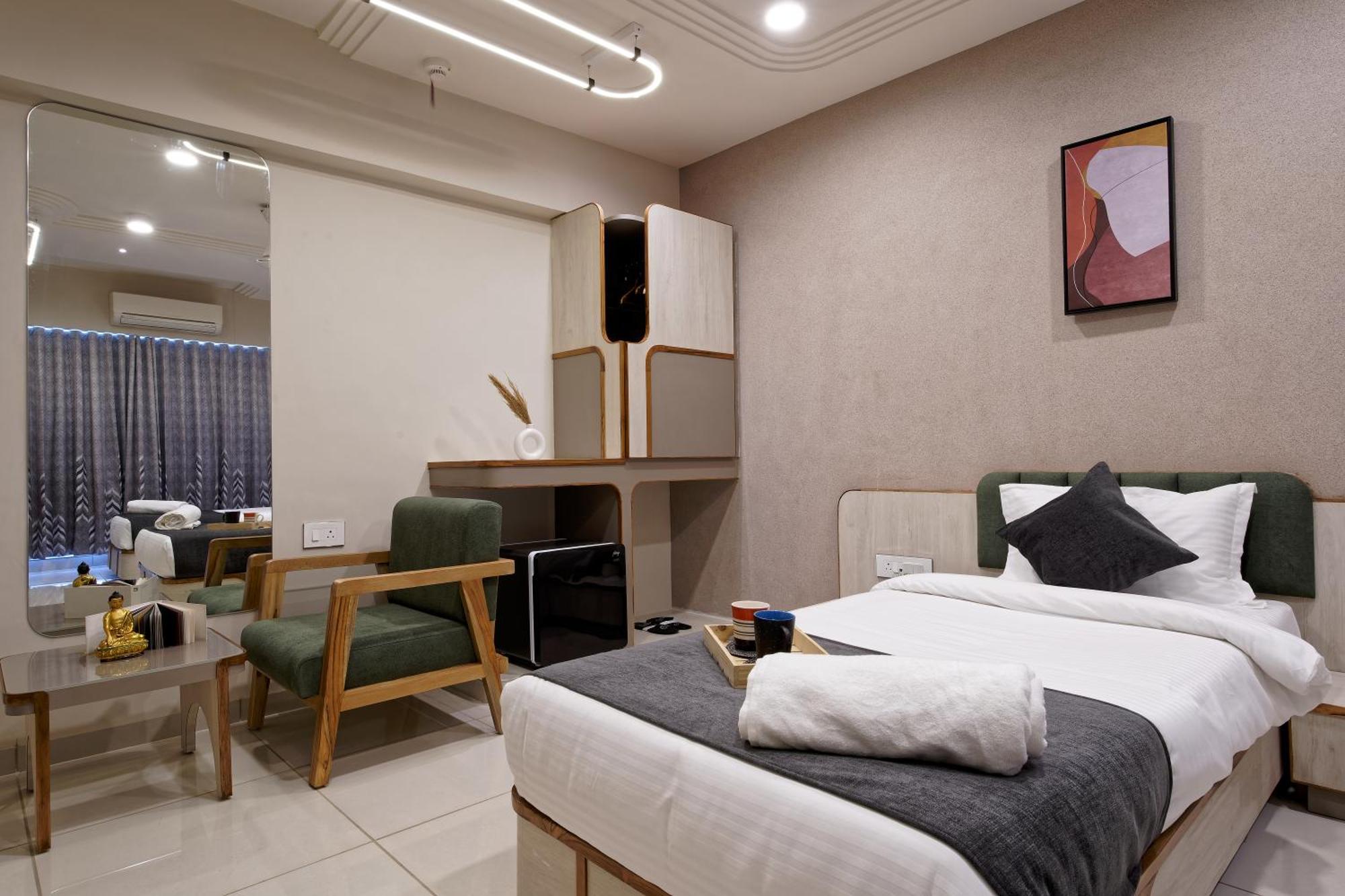 אחמדאבאד Exora Inn מראה חיצוני תמונה